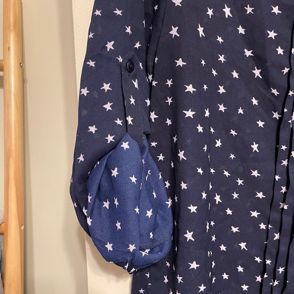 Larsen Gray Navy and White Star Button Down Blouse Size Medium - Picture 5 of 9